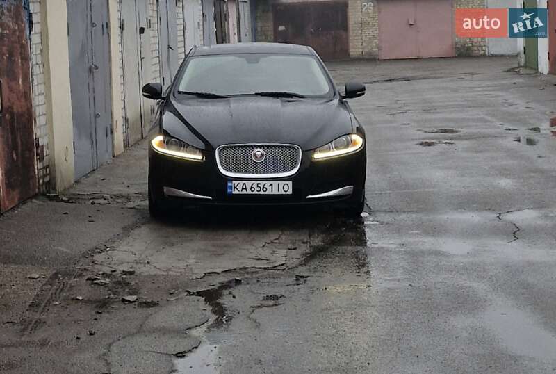 Седан Jaguar XF 2013 в Киеве