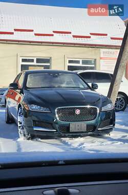 Седан Jaguar XF 2016 в Львове