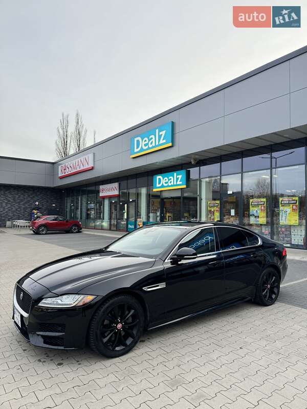 Седан Jaguar XF 2017 в Киеве