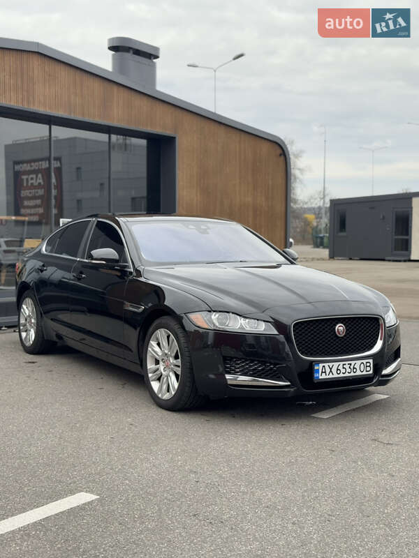 Седан Jaguar XF 2016 в Києві