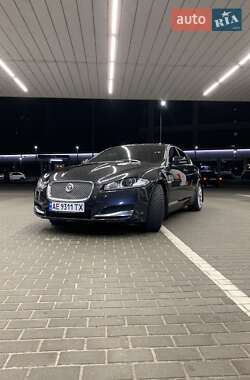 Седан Jaguar XF 2012 в 