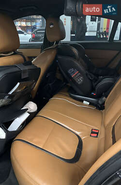 Седан Jaguar XF 2012 в 