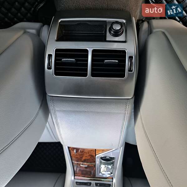 Седан Jaguar XF 2013 в Дніпрі