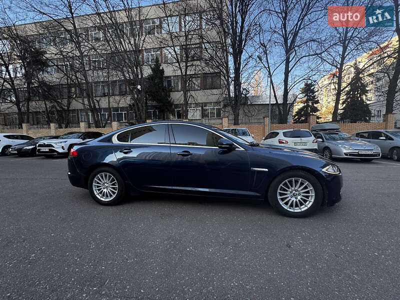 Седан Jaguar XF 2013 в Одесі