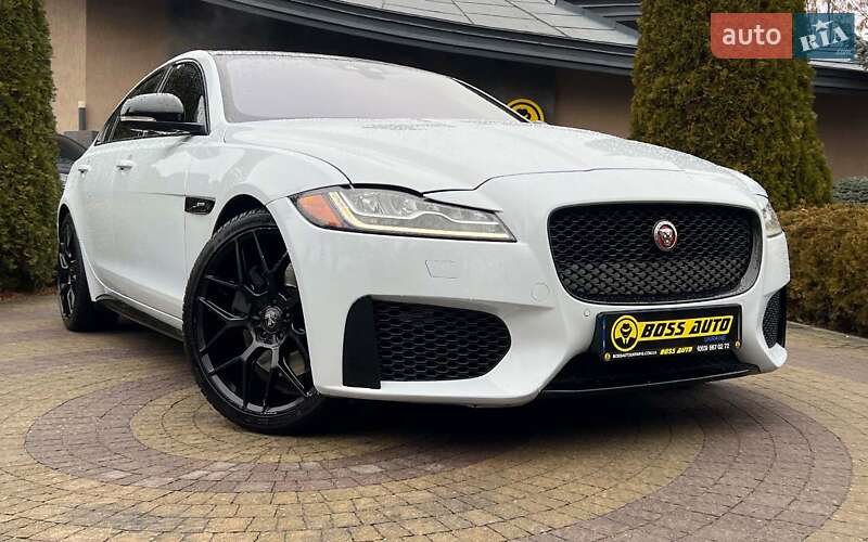 Седан Jaguar XF 2016 в 