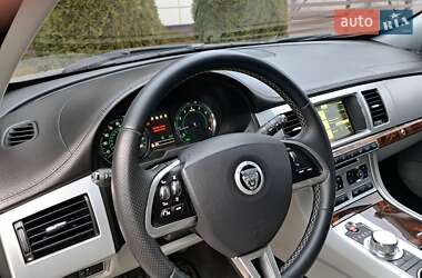 Седан Jaguar XF 2013 в Дніпрі