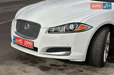 Седан Jaguar XF 2015 в Тернополе