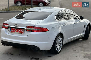 Седан Jaguar XF 2015 в Тернополе