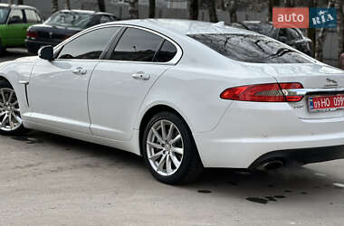 Седан Jaguar XF 2015 в Тернополе