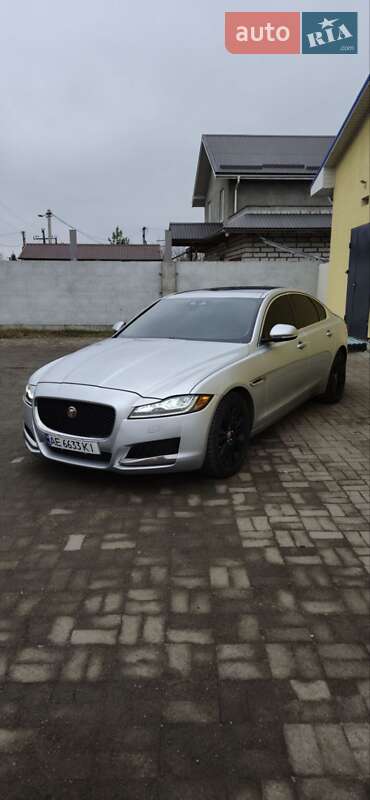 Седан Jaguar XF 2016 в Новомосковську