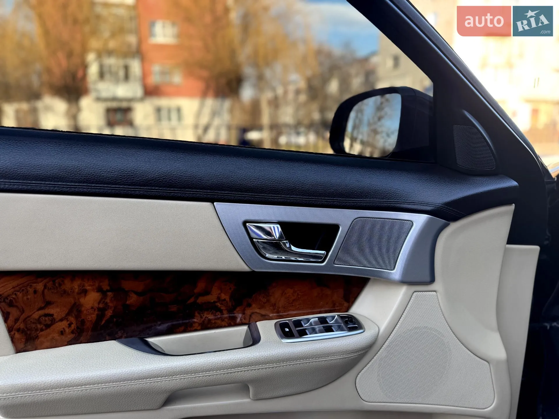 2012 Jaguar XF - мініатюра 18