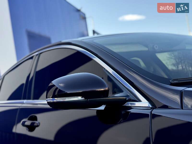 Седан Jaguar XF 2012 в Калуше