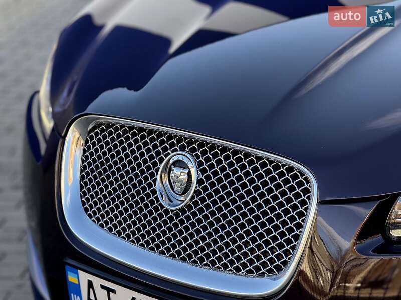 Седан Jaguar XF 2012 в Калуше