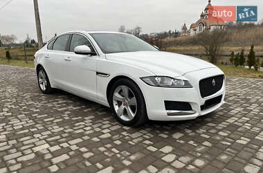 Седан Jaguar XF 2016 в Львові