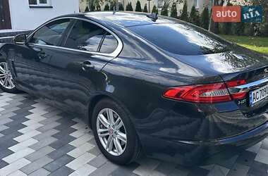 Седан Jaguar XF 2015 в 