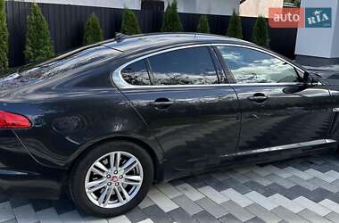 Седан Jaguar XF 2015 в 