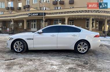 Седан Jaguar XF 2016 в Киеве