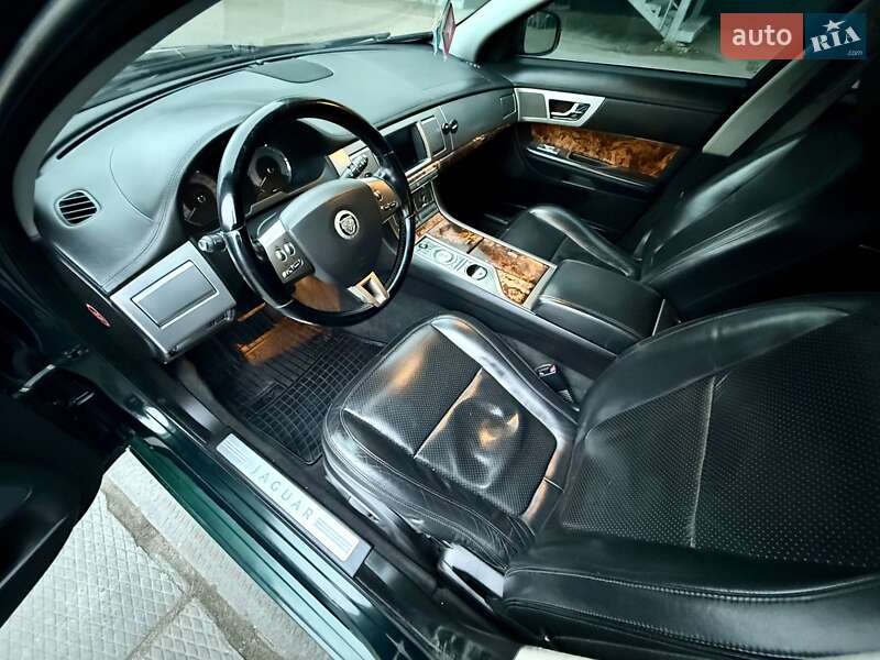 Седан Jaguar XF 2009 в Одессе