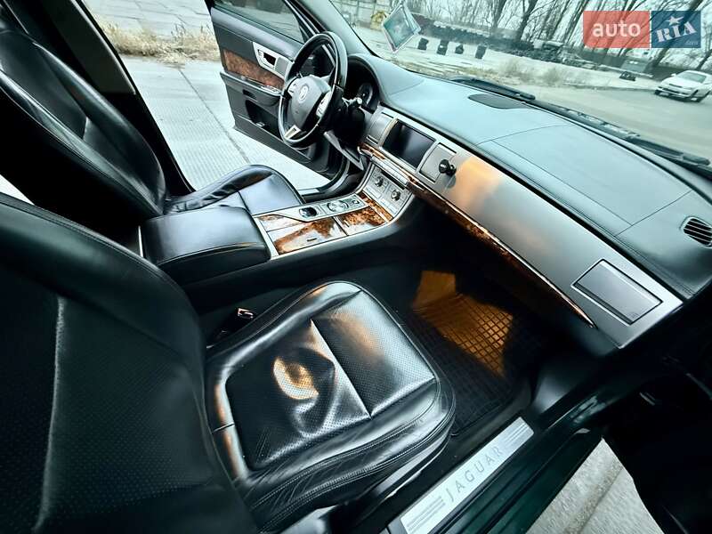 Седан Jaguar XF 2009 в Одессе