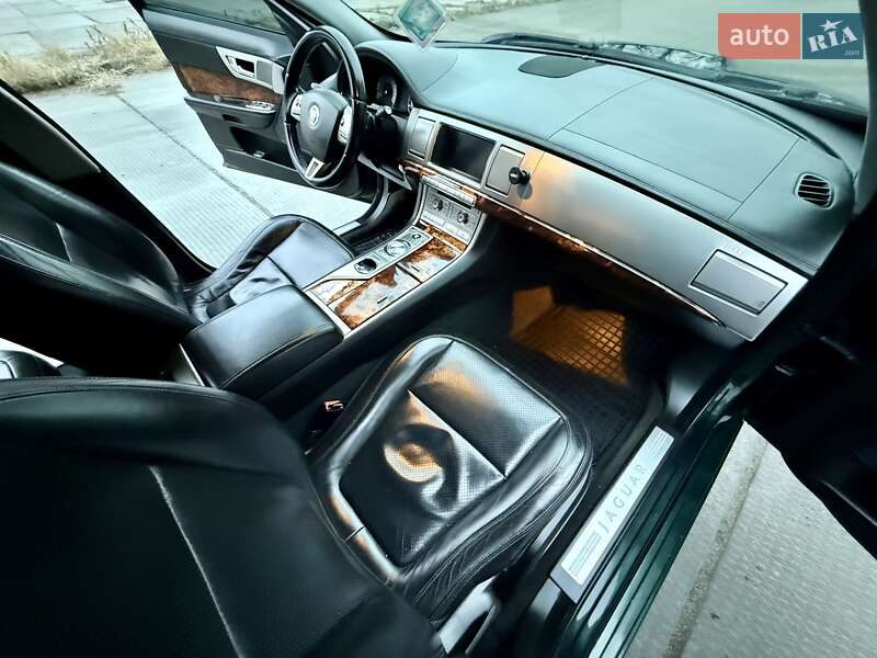 Седан Jaguar XF 2009 в Одессе
