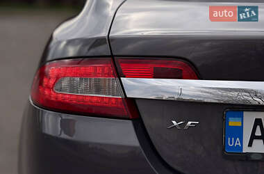 Седан Jaguar XF 2010 в Кривом Роге