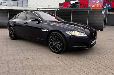 Седан Jaguar XF 2016 в 