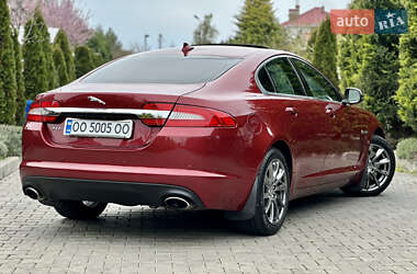 Седан Jaguar XF 2012 в 