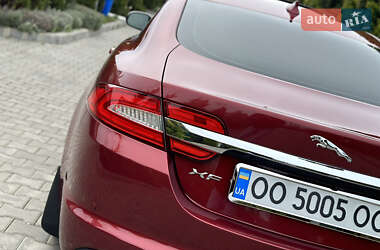 Седан Jaguar XF 2012 в 