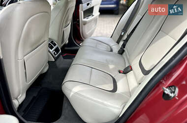 Седан Jaguar XF 2012 в 