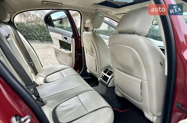 Седан Jaguar XF 2012 в 