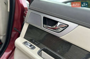 Седан Jaguar XF 2012 в 