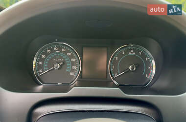Седан Jaguar XF 2012 в 