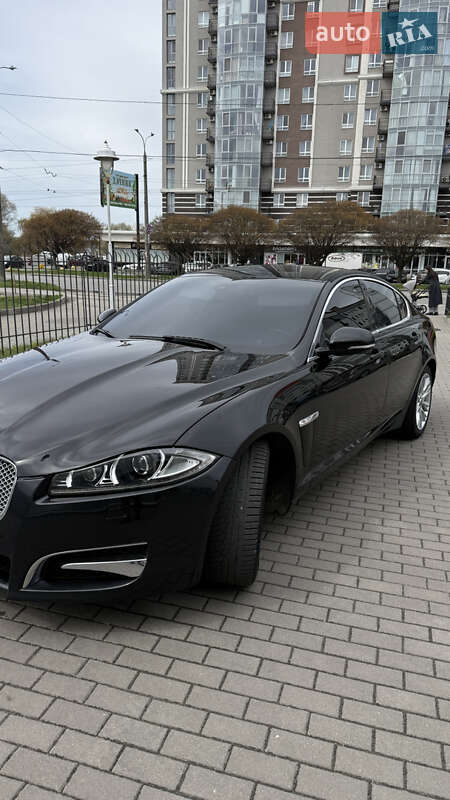Седан Jaguar XF 2014 в 