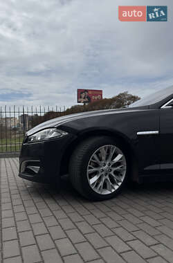 Седан Jaguar XF 2014 в 