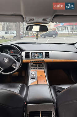 Седан Jaguar XF 2014 в 