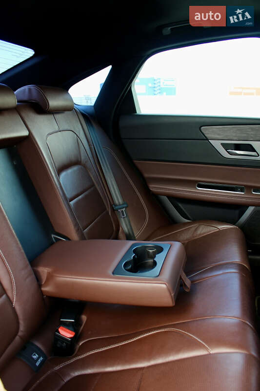 Седан Jaguar XF 2017 в Львові фото 24 Седан Jaguar XF 2017 в Львові