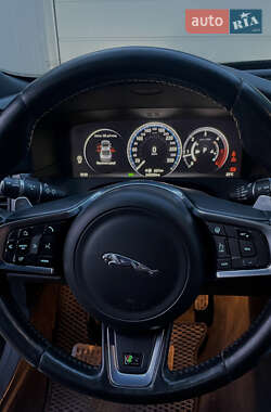 Седан Jaguar XF 2017 в Львові