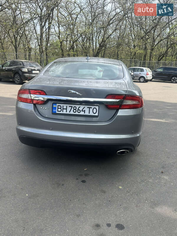 Седан Jaguar XF 2014 в Одесі