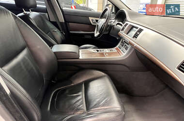 Седан Jaguar XF 2013 в 