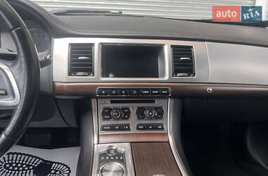 Седан Jaguar XF 2013 в 