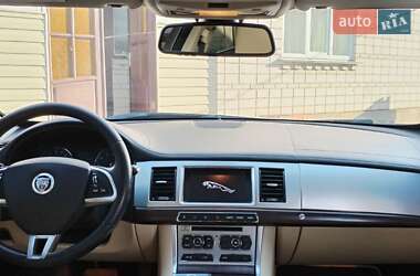 Седан Jaguar XF 2013 в 