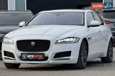 Седан Jaguar XF 2017 в 