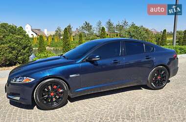 Седан Jaguar XF 2013 в Дніпрі