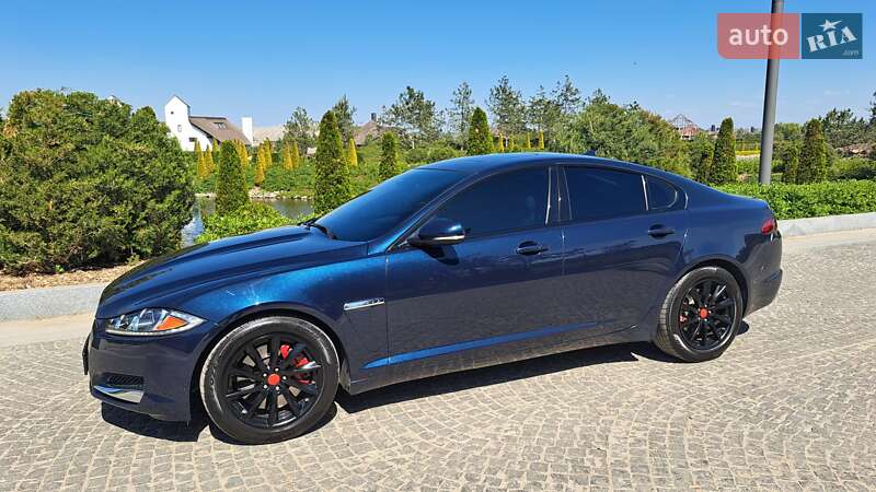 Седан Jaguar XF 2013 в 