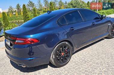 Седан Jaguar XF 2013 в 