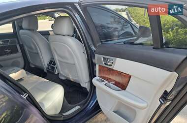 Седан Jaguar XF 2013 в 