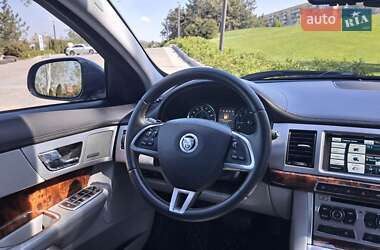 Седан Jaguar XF 2013 в 