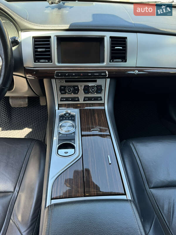 Универсал Jaguar XF 2014 в Черновцах фото 10 Универсал Jaguar XF 2014 в Черновцах