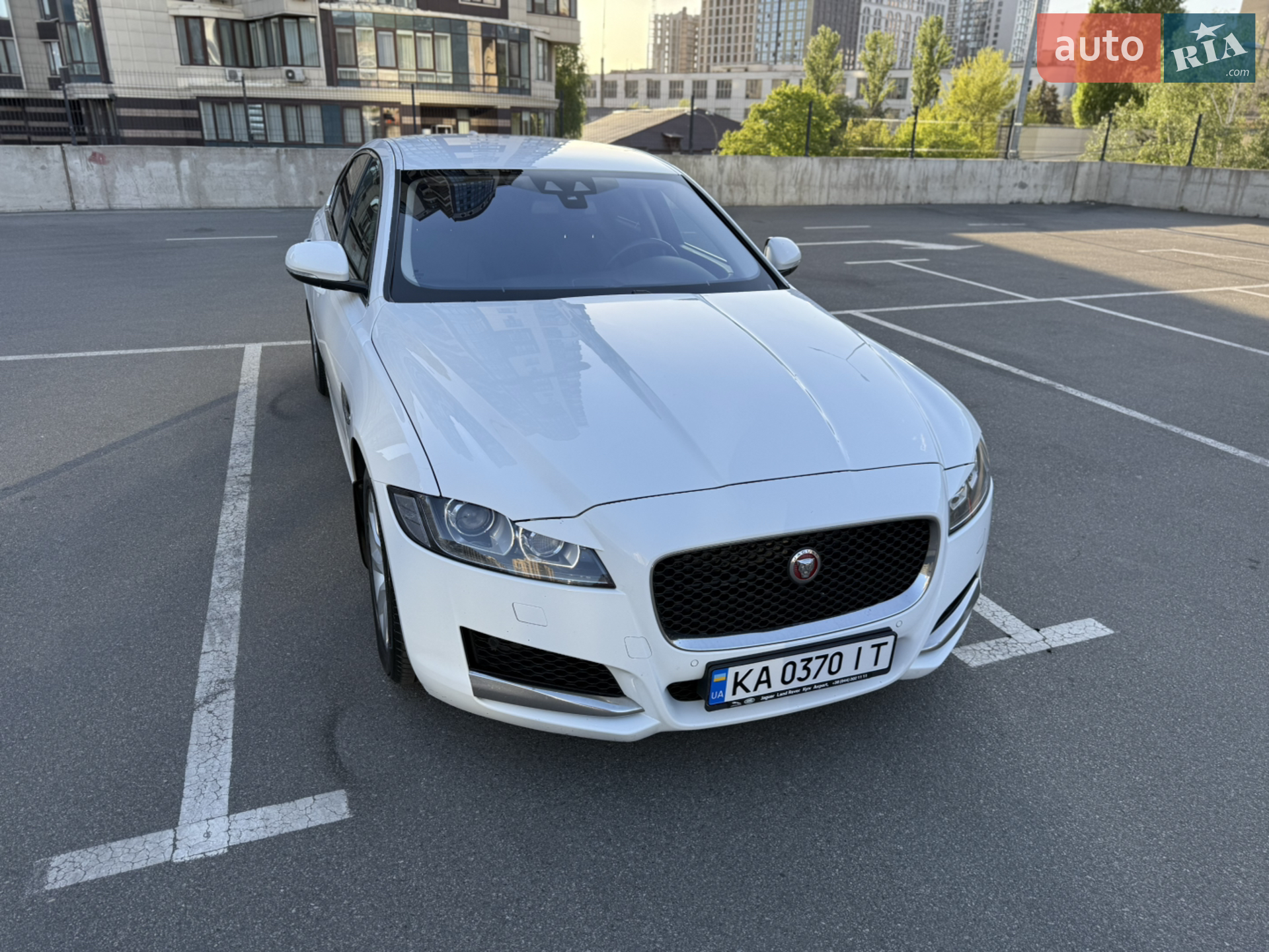 2017 Jaguar XF - мініатюра 3