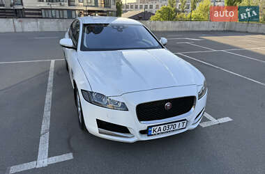Седан Jaguar XF 2017 в 